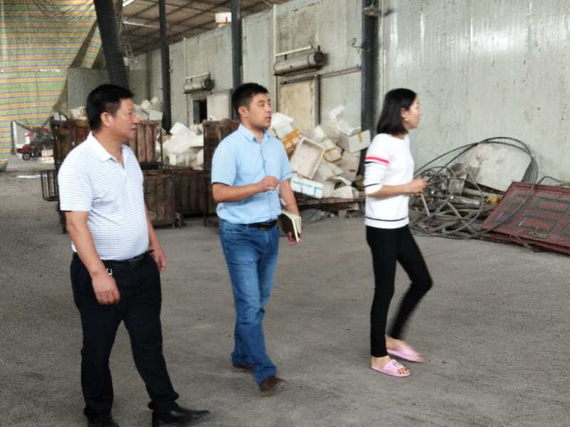 中国农业大学郭彦彬教授指导工作（郭彦彬.中）