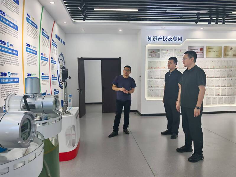 深化技术交流 共促行业发展——中国中检山东公司石化产品事业部走访青岛澳邦量器有限责任公司.jpg